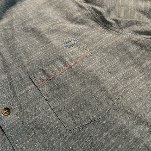 Oakley button down. Size XL - Picture 2 of 5